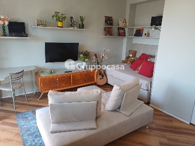 Foto Appartamento in Via Giambellino 96, Milano di 45 m² con 1 locali