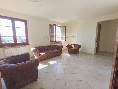 Foto Villa unifamiliare a Pietrasanta di 185 m² con 10 locali in vendita