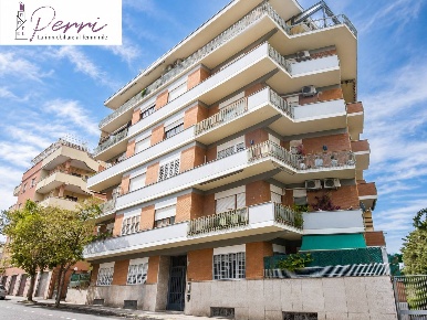 Foto Appartamento in Via Ascanio Rivaldi, Roma Monteverde Nuovo di 71 m²