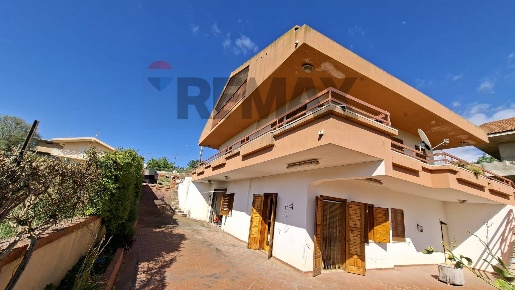 Foto Villa unifamiliare in C.da Rossa sn, Chiaramonte Gulfi di 238 m²