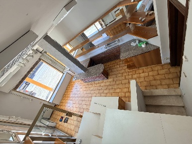 Foto Locale commerciale in via xxv aprile 11, Lesmo di 64 m² con 2 locali