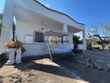 Foto Villa unifamiliare in Contrada Pacchiano-Capinere 850, Latiano
