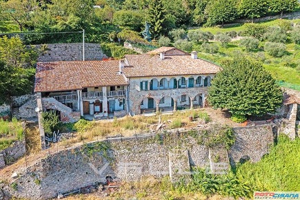 Foto Villa unifamiliare in via San Sebastiano, Bergamo Colli di 1250 m²