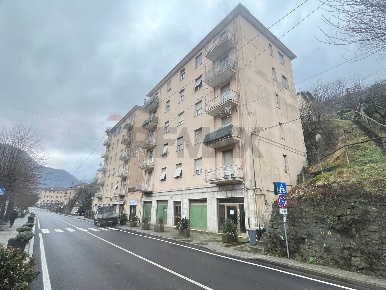 Foto Appartamento in via roma 79, Rossiglione Centro di 102 m² con 5 locali