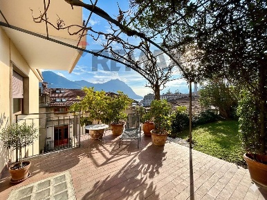 Foto Appartamento in via Macallè 6, Lovere di 160 m² con 4 locali