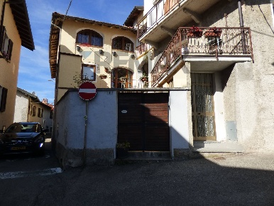 Foto Case semi ndipendenti in Trento 1, Brezzo di Bedero Brezzo di 280 m²