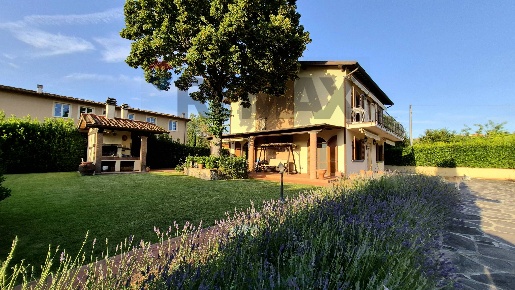Foto Villa unifamiliare in VIA PIETRAMARINA 180, Vinci di 220 m² in vendita