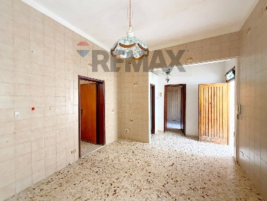 Foto Appartamento in Via Custonaci 22, Trapani Centro di 78 m² con 3 locali
