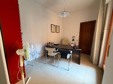 Foto Ufficio in Via Alois 15, Caserta Corso Trieste di 21 m² con 1 locali