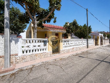 Foto Villa unifamiliare in Via Mascagni 25, San Pietro Vernotico di 154 m²
