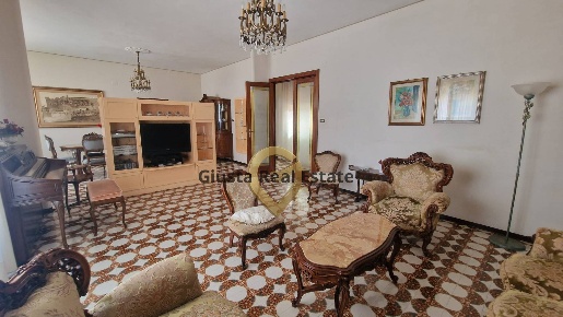 Foto Casa indipendente in Via Antea 4, Mesagne di 226 m² con 7 locali