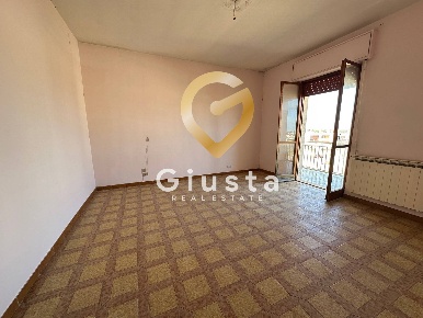 Foto Appartamento in Via Nino Bixio 18, Mesagne di 170 m² con 4 locali