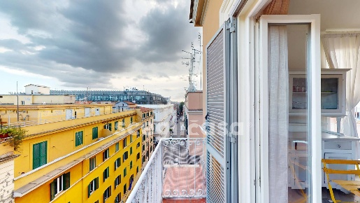 Foto Appartamento in Via Petrarca 22, Roma Esquilino di 75 m² con 3 locali