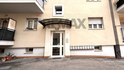 Foto Appartamento in Via San Gabriele dell'Addolorata 5, L'Aquila di 89 m²