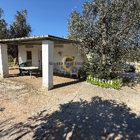 Foto Villa unifamiliare in Contrada Tanusci, Latiano di 60 m² con 3 locali