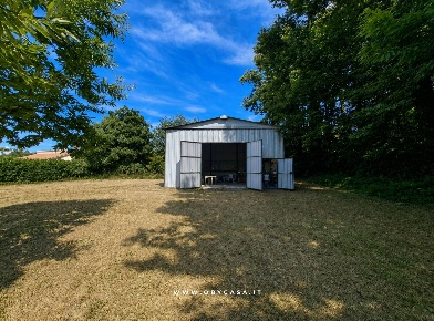 Foto Posti auto in oriolo romano, Canale Monterano di 48 m² con 1 locali