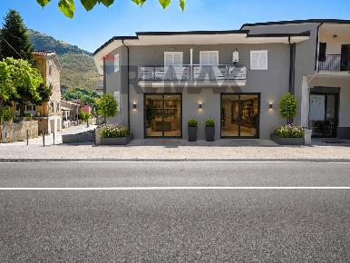 Foto Locale commerciale in via Abruzzi SNC, Vairano Patenora Marzanello