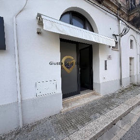 Foto Attività commerciale in Via Torre Santa Susanna 84, Mesagne di 65 m²