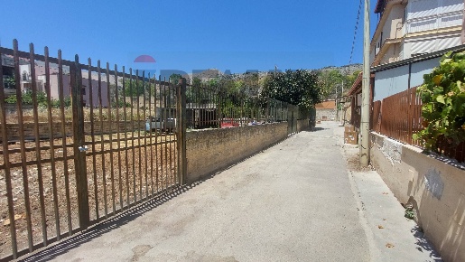 Foto Terreno residenziale in Via Parrini snc, Palermo di 483 m² in vendita