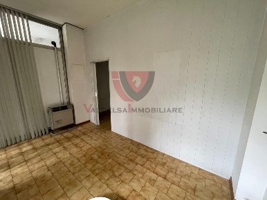 Foto Negozio a Colle di Val d'Elsa Colle Bassa, Via Gramsci di 53 m²