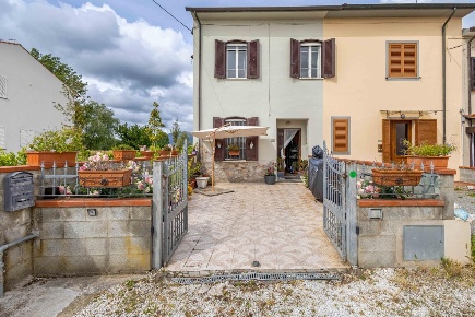 Foto Casa indipendente a Cascina Badia - Musigliano di 119 m² con 5 locali