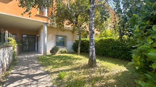 Foto Appartamento a Ponsacco Centro di 170 m² con 7 locali in vendita