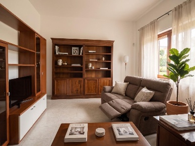 Foto Villa bifamiliare a Calcinaia Fornacette di 147 m² con 5 locali