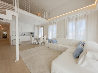 Foto Attico a Forte dei Marmi Vittoria Apuana di 170 m² con 7 locali