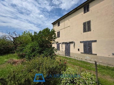 Foto Casa indipendente a Larciano San Rocco di 180 m² con 7 locali