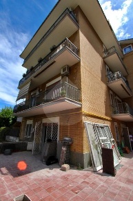 Foto Appartamento in via Sisinnio, Roma di 141 m² con 4 locali in vendita