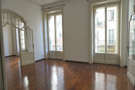 Foto Appartamento in VIA MASCHERONI, Milano Pagano di 237 m² con 7 locali