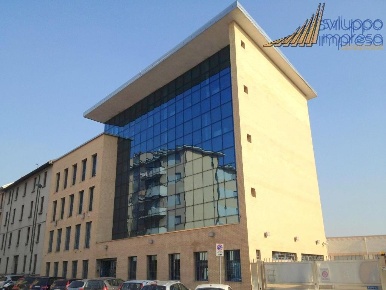 Foto Ufficio in via Bernardino Luini, Sesto San Giovanni di 155 m²