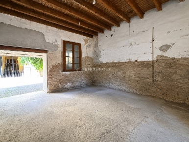 Foto Rustico in VIA SANTA MARTA 53, Concorezzo Centro di 32 m² con 1 locali