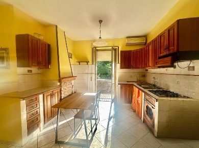 Foto Appartamento in Via Alessandro la Marmora, Capranica di 86 m²