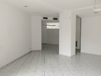 Foto Negozio a Crema Centro Storico di 75 m² con 2 locali in affitto