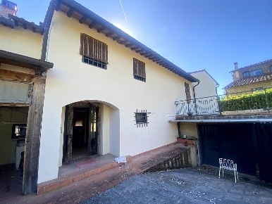 Foto Casa indipendente a San Casciano in Val di Pesa di 175 m² con 5 locali