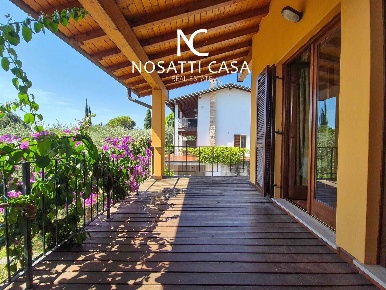 Foto Villa bifamiliare in Via Villavetro, Gargnano Centro di 102 m²