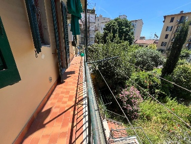 Foto Appartamento in Via Milanesi, Firenze di 115 m² con 5 locali
