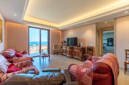 Foto Appartamento in via Roccazzo 20, Cefalù Centro di 142 m² con 8 locali