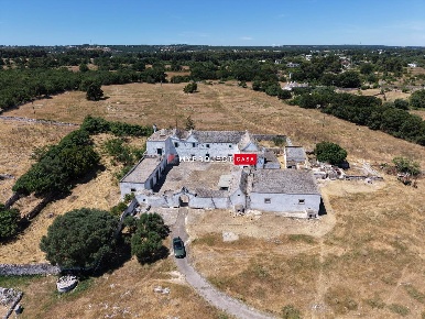 Foto Rustico in Strada Carosito 77, Martina Franca di 1500 m² con 17 locali