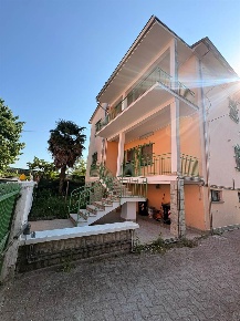 Foto Villa unifamiliare a Caorso Fossadello di 271 m² con 3 locali