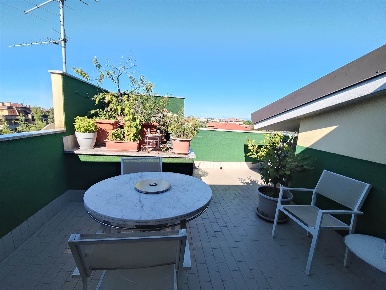 Foto Appartamento in Via Pisa 2, Nova Milanese di 102 m² con 2 locali