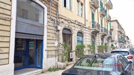 Foto Locale commerciale in via ghibellina, Messina Battisti - Avignone