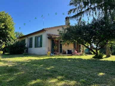 Foto Villa unifamiliare in VIA FILIPPO LIPPI 1, Scarperia e San Piero