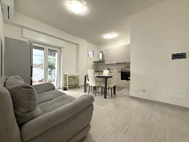 Foto Appartamento in Via Nazario Sauro, Catanzaro Catanzaro Lido di 70 m²