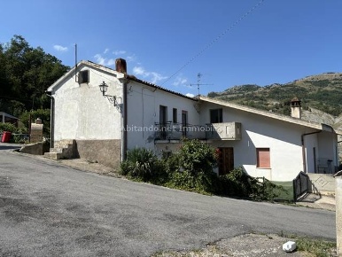Foto Casa indipendente in C.da Traino 31, Villa Celiera di 220 m²