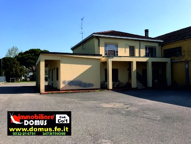 Foto Locale commerciale a Ferrara di 1514 m² in vendita