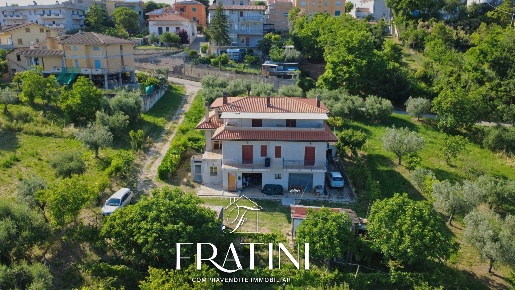 Foto Casa indipendente in Via Pastine 6, Ancarano di 239 m² con 6 locali