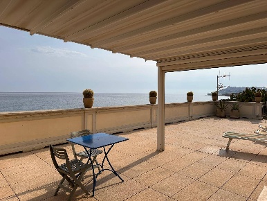 Foto Villa unifamiliare in corso villaregia, Riva Ligure di 405 m²