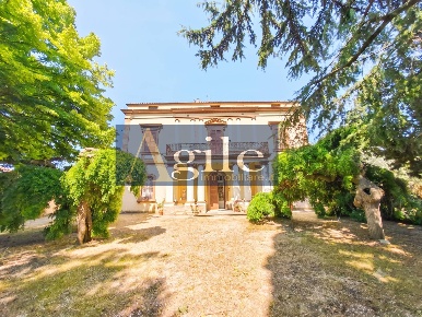 Foto Villa unifamiliare in via san giuseppe, Corropoli di 667 m² in vendita
